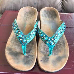 Women Vionic flip flop sandals size 10 turquoise